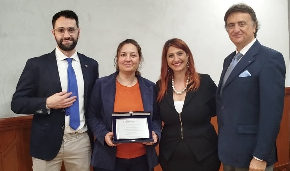 Stanislao Cagnetta Mangiatordi, Rossana Maria Massaro e Mariella Cuoccio ritirano il Premio Assinter HR